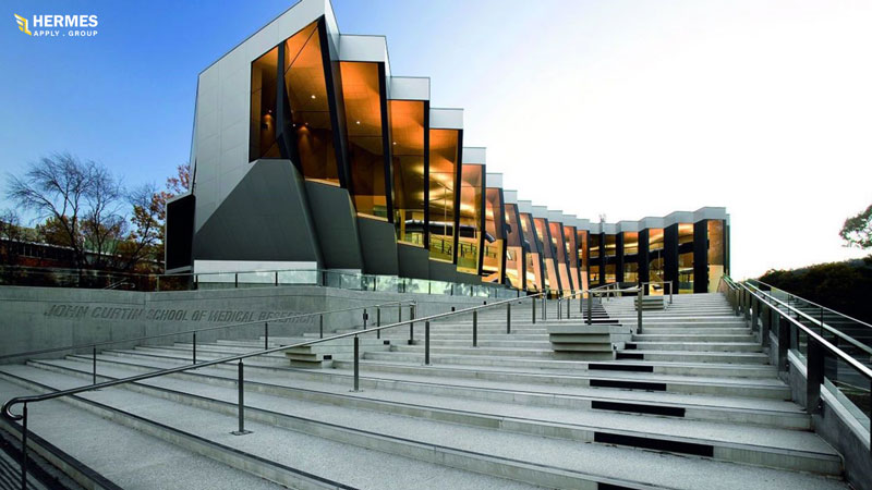 دانشگاه ملی استرالیا (ANU) برترین دانشگاه برای اعزام دانشجو به استرالیا است که هرساله دانشجویان زیادی را می‌پذیرد.
