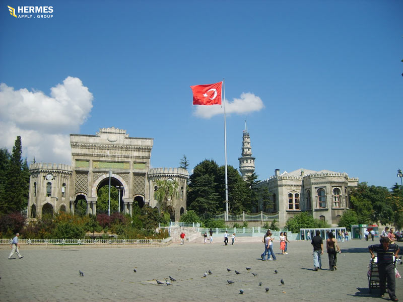 کشور ترکیه یکی از کشورهایی است که بخش‌های زیادی از آن در قاره آسیا و قسمتی از آن هم در قاره اروپا واقع شده است.