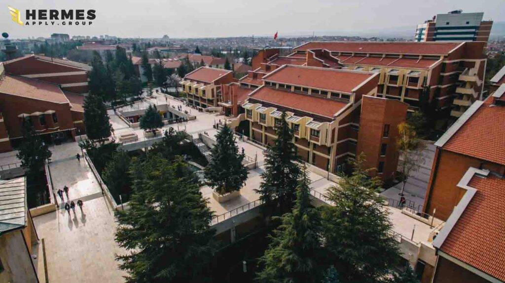 دانشگاه آنادولو داروسازی در ترکیه