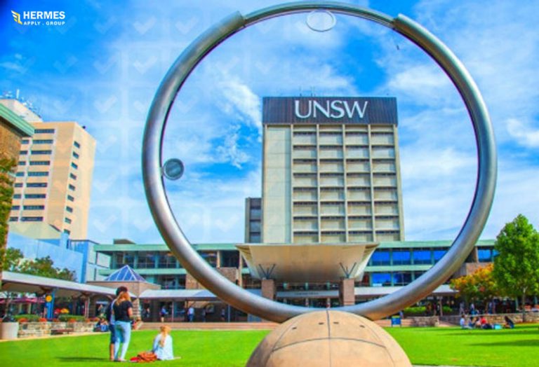 دانشگاه نیو‌ ساوث ولز در سال 1949 در حومۀ کنزینگتون شهر سیدنی تأسیس شده است.