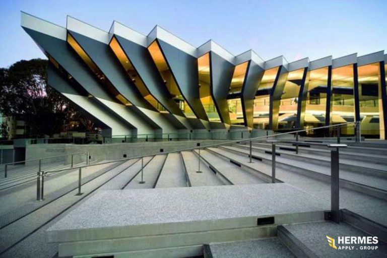 دانشگاه ملی استرالیا هفتمین دانشگاه در میان بهترین دانشگاه های استرالیا برای رشته کامپیوتر به‌شمار می‌رود.