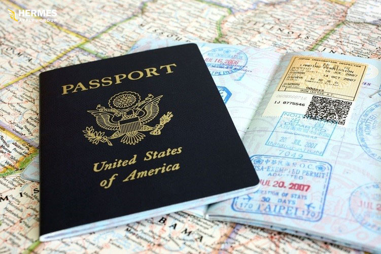 افراد زیر 18 سال با اجازه کتبی ولی یا قیم خود می‌توانند گذرنامه مستقل هم برای خود داشته باشند.