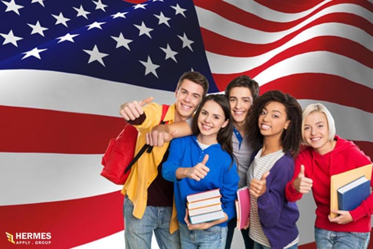 آموزش عالی در ایالات متحده به دلیل ارائه طیف گسترده‌ای از گزینه‌های تحصیلی معروف است.