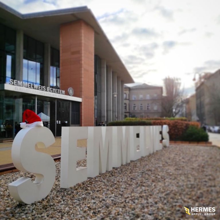نمایی از دانشگاه Semmelweis یکی از بهترین دانشگاه‌های مجارستان